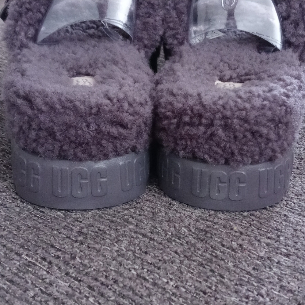 ๐ฉถUGG๐ฉถ - Fluffita Gray Flatform Slipper - Picture 11 of 12